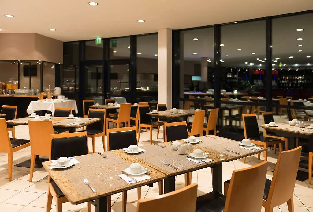 Hotel Four Ratingen Dusseldorf Airport 4*,